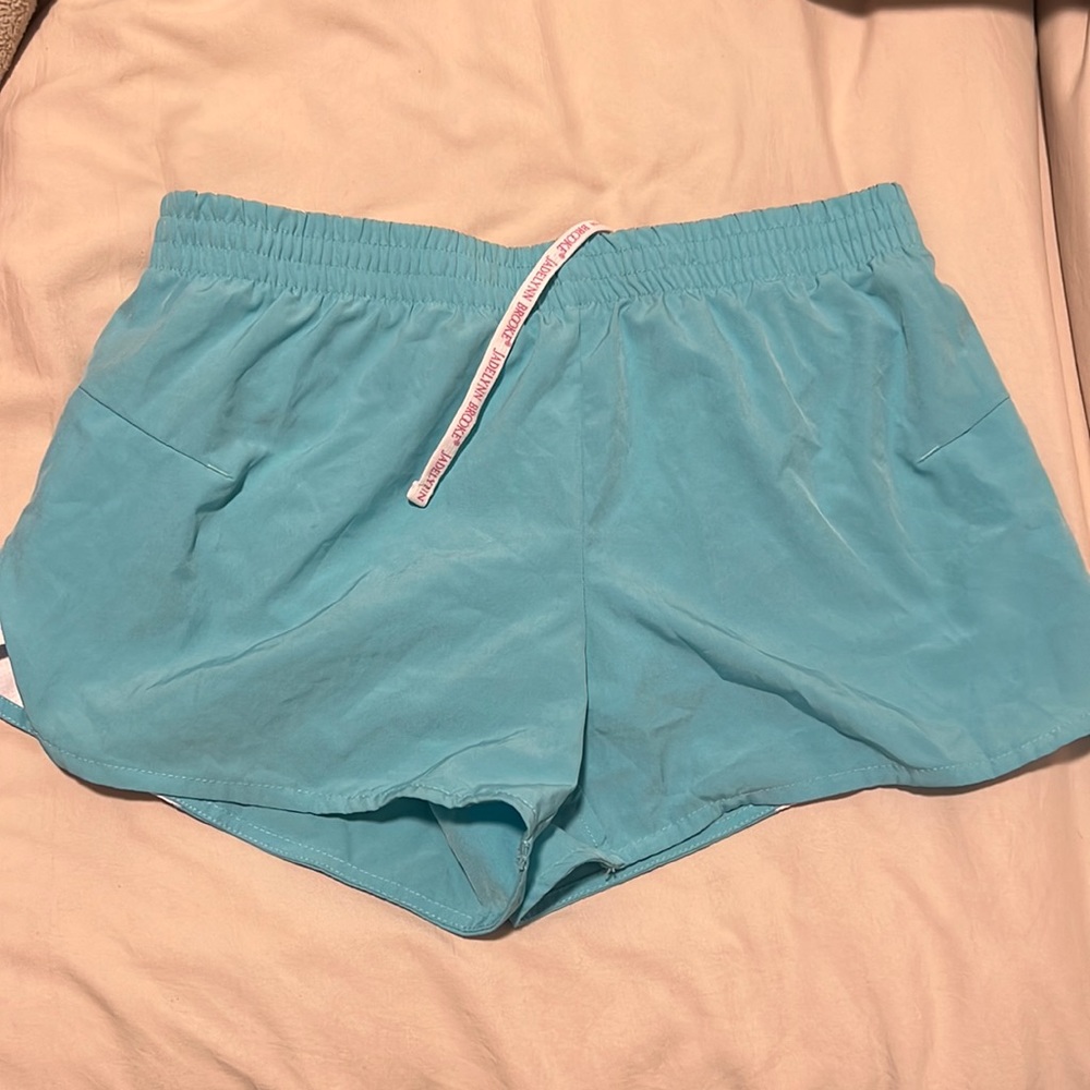 jadelynn brooke shorts size medium. new condition